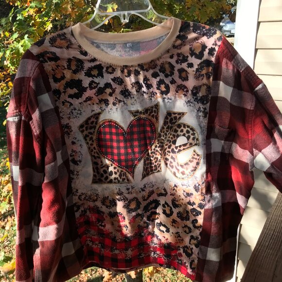 Reworked Flannel Shirt Plus Size: Upcycled Oversized Love Graphics Patchwork Tee - Picture 6 of 10